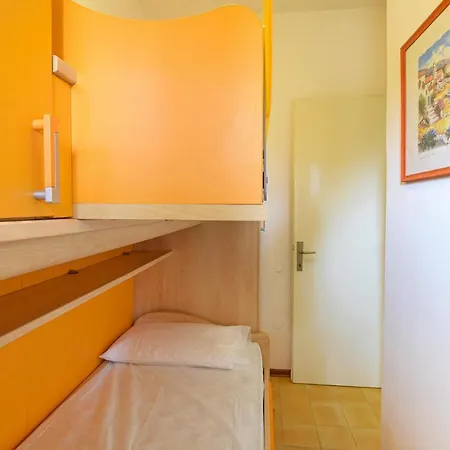 Appartamento Beautiful In With 2 Bedrooms Bibione