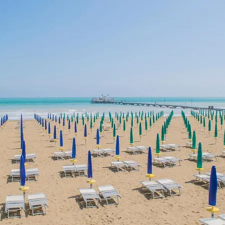 Beautiful In With 2 Bedrooms Appartamento